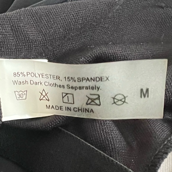 NWOT Med (8-10) Black Blouson Tankini Swimsuit top Adj straps bathing suit - Picture 4 of 8